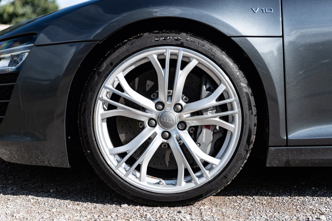 2014 Audi 42 R8 - Image 18 of 31