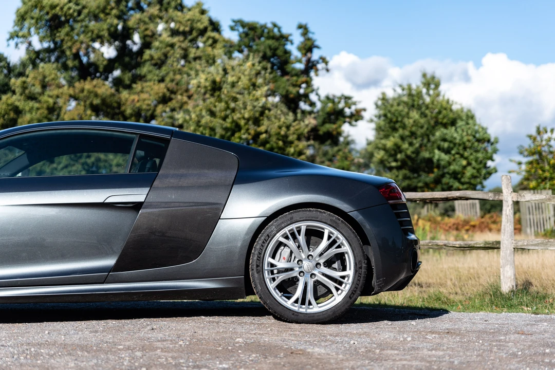 2014 Audi 42 R8 - Image 11 of 31