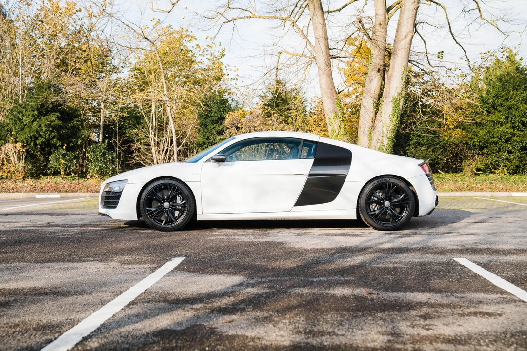 2014 Audi 42 R8 - Image 9 of 31