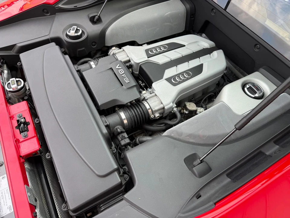 2014 Audi 42 R8 - Image 21 of 31
