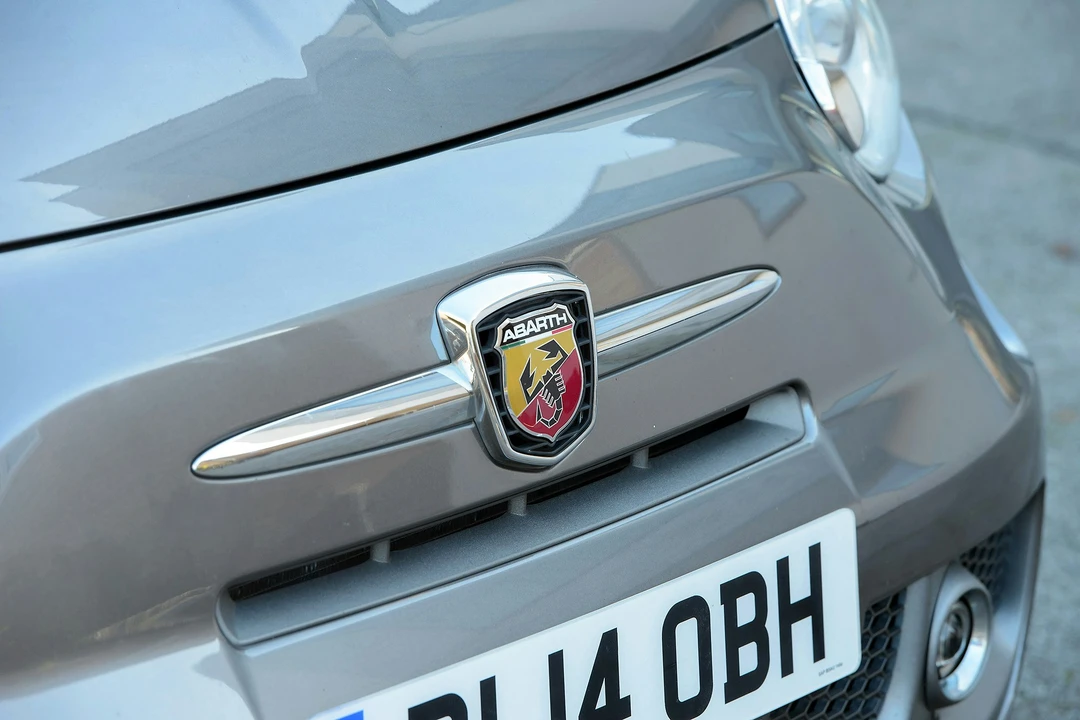 2014 Abarth - Image 19 of 21