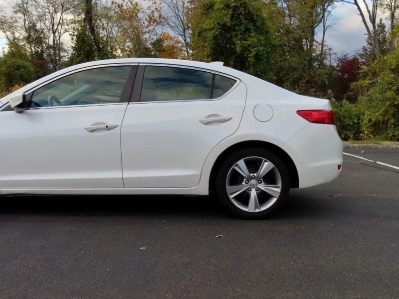 2014 Acura ILX - Image 9 of 12