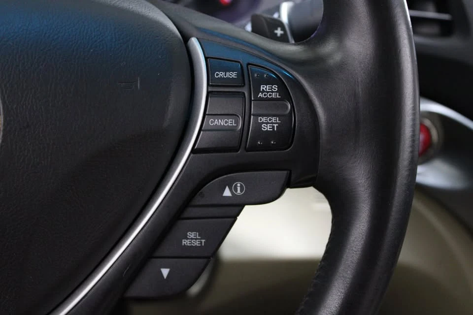 2014 Acura ILX - Image 10 of 20