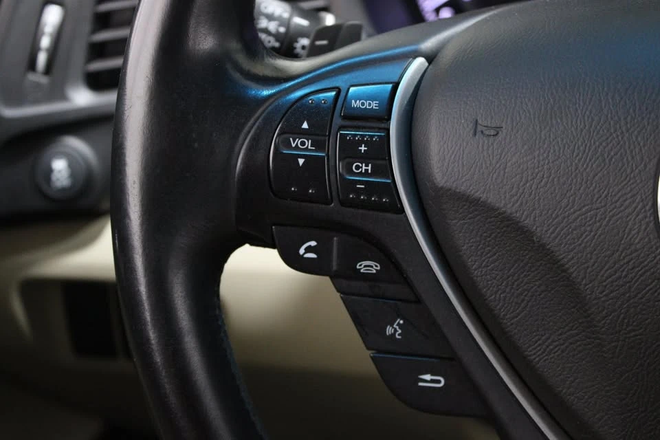 2014 Acura ILX - Image 9 of 20