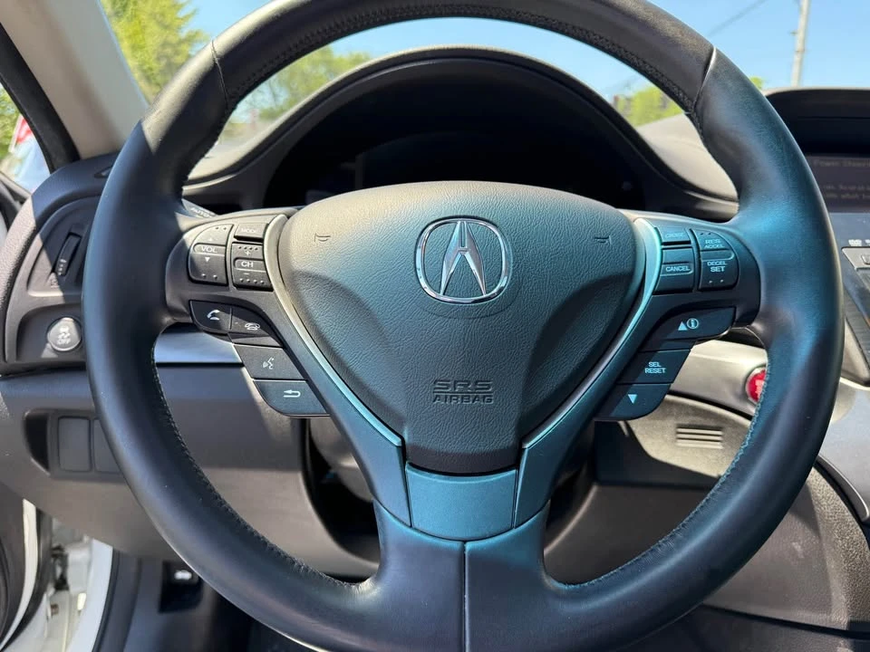 2014 Acura ILX - Image 9 of 17