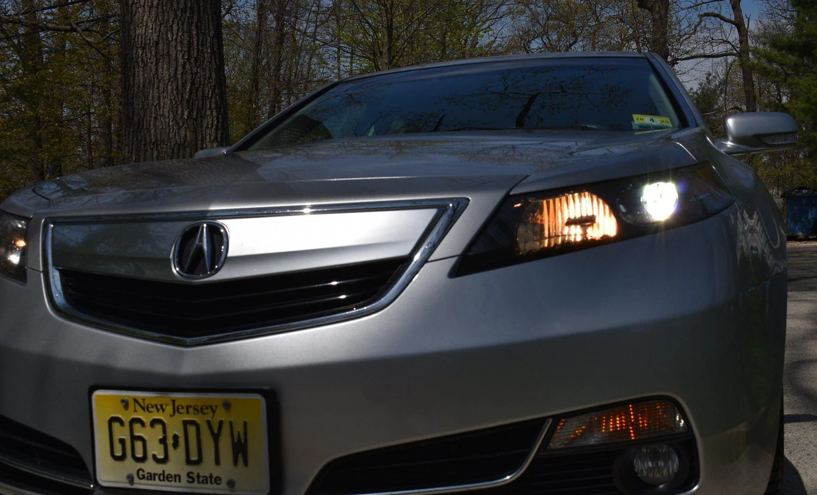 2014 Acura TL 4th Gen - Image 16 of 31