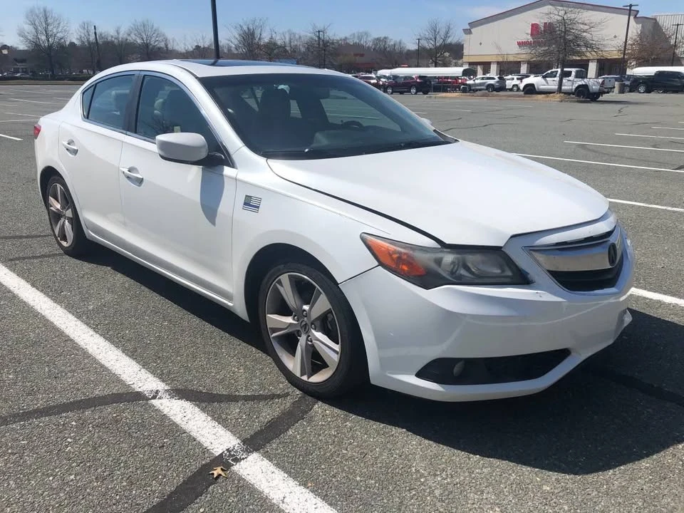 2014 Acura ILX - Image 2 of 11