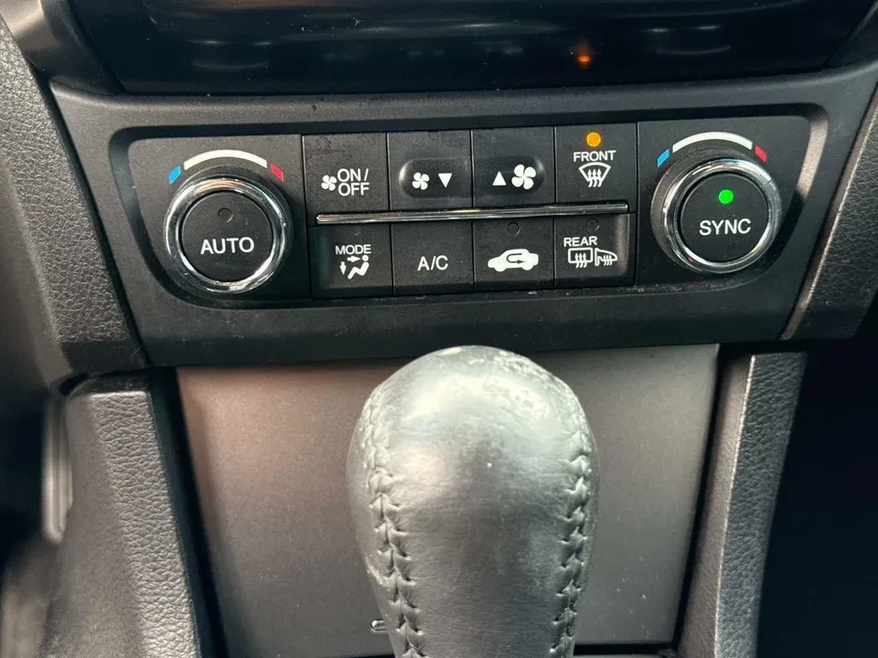2014 Acura ILX - Image 7 of 20