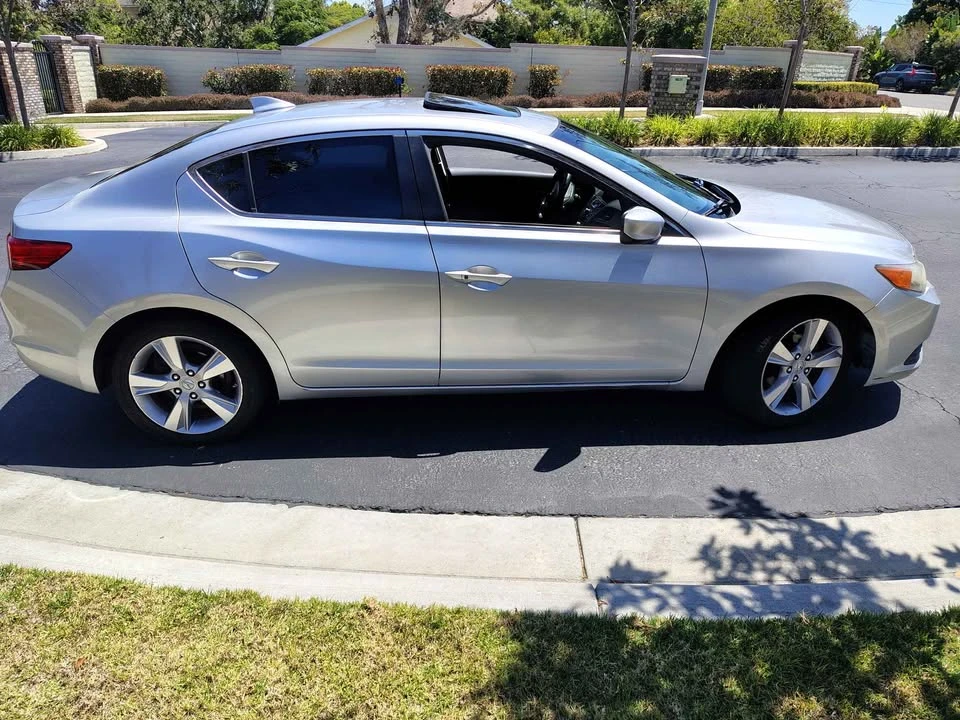 2014 Acura ILX - Image 2 of 10
