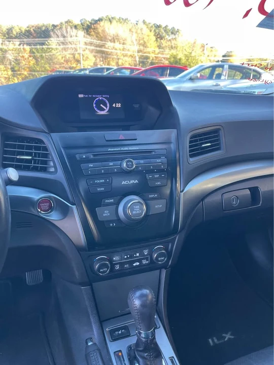 2014 Acura ILX - Image 10 of 14
