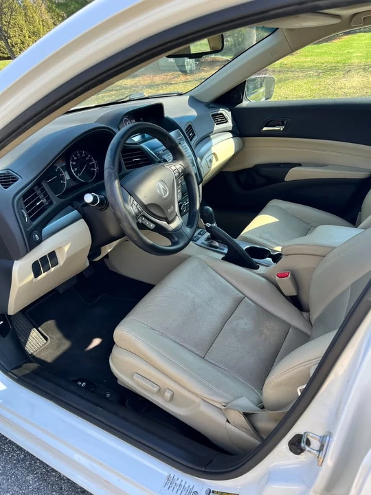2014 Acura ILX - Image 9 of 20