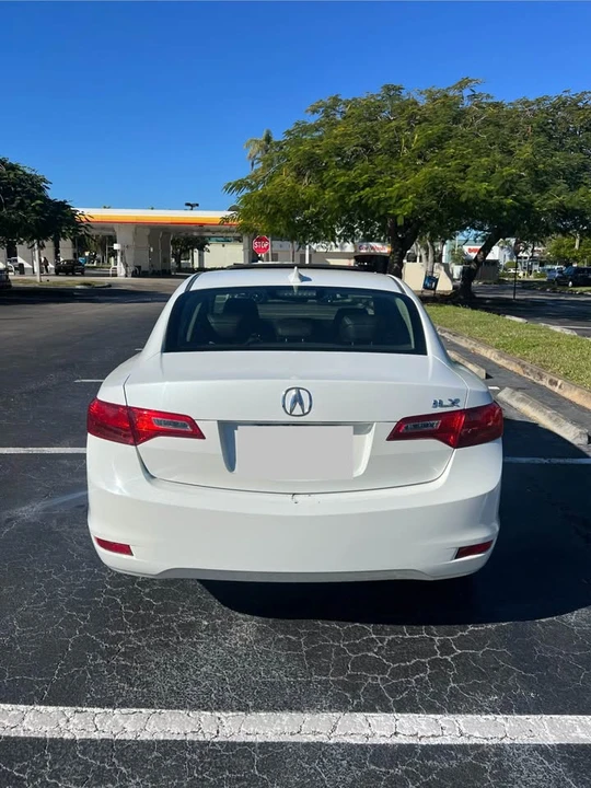 2014 Acura ILX - Image 4 of 10
