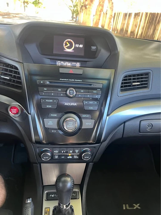2014 Acura ILX - Image 8 of 10