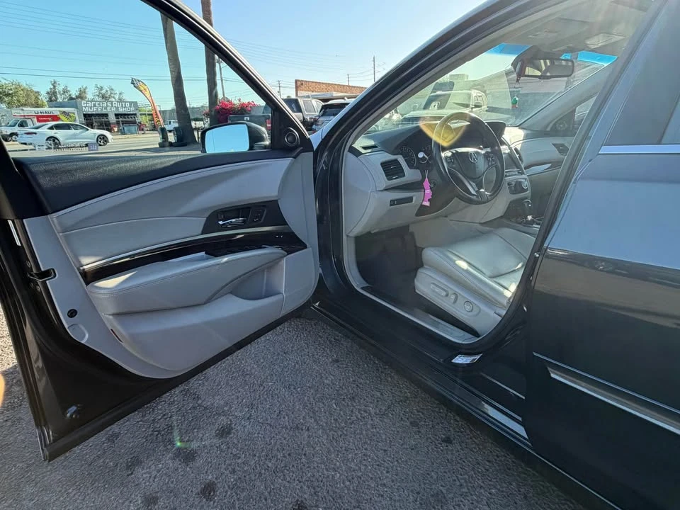 2014 Acura RLX - Image 15 of 18
