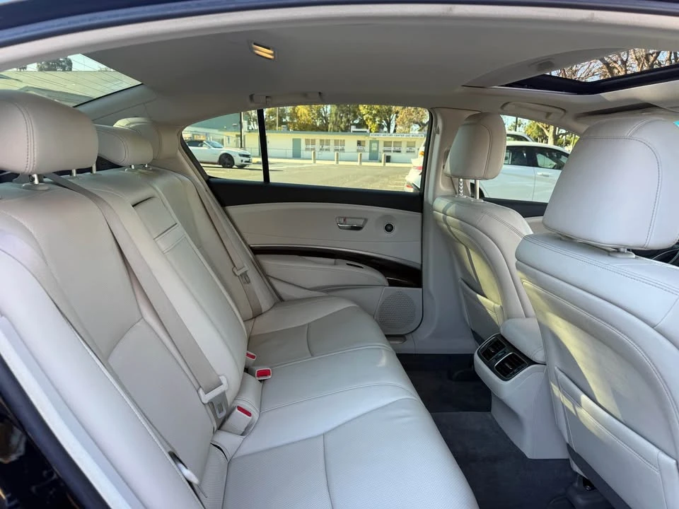 2014 Acura RLX - Image 8 of 17