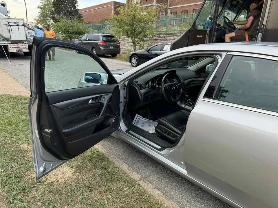 2014 Acura TL 4th Gen - Image 9 of 20