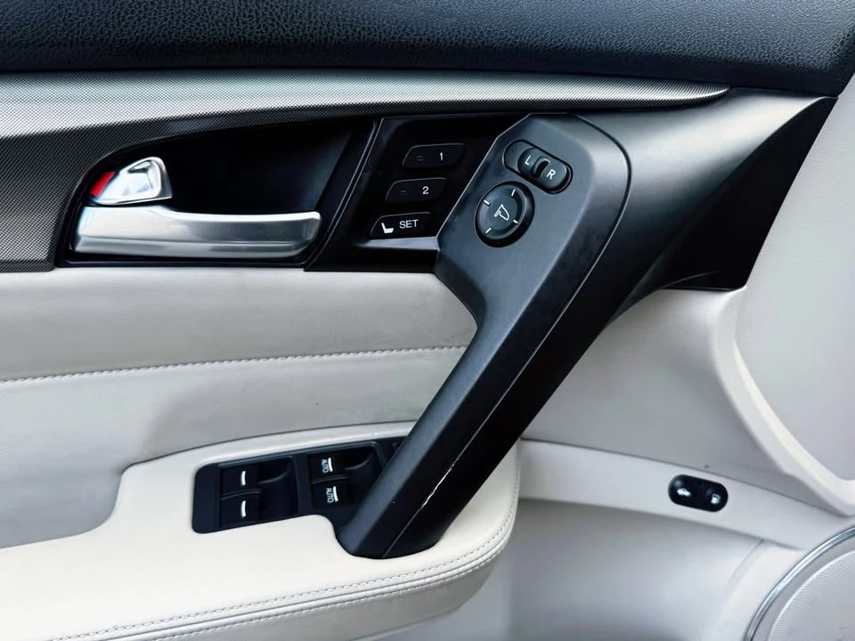 2014 Acura TL 4th Gen - Image 9 of 20