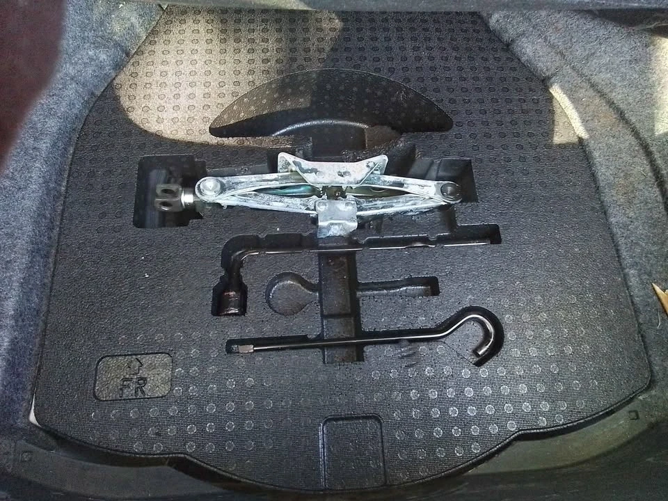2014 Acura TL 4th Gen - Image 11 of 18
