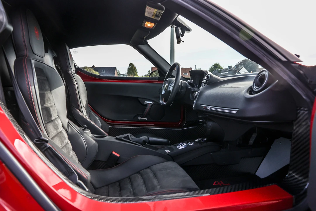 2014 Alfa Romeo 4C Coupe - Image 25 of 31