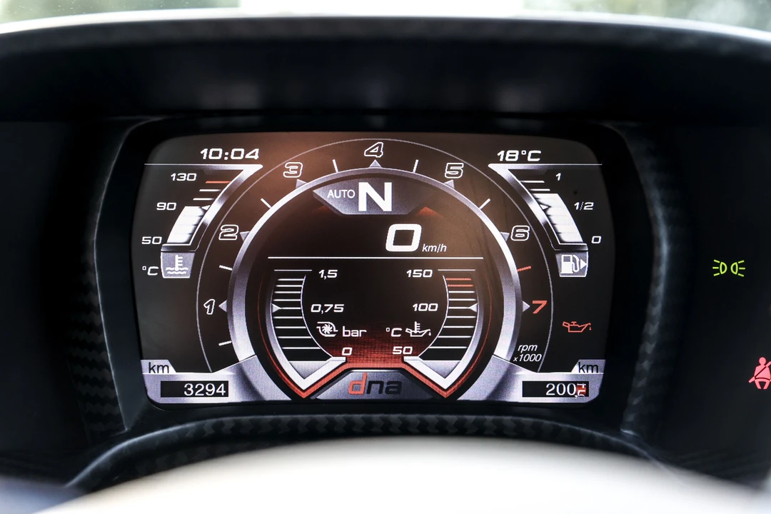 2014 Alfa Romeo 4C Coupe - Image 14 of 31