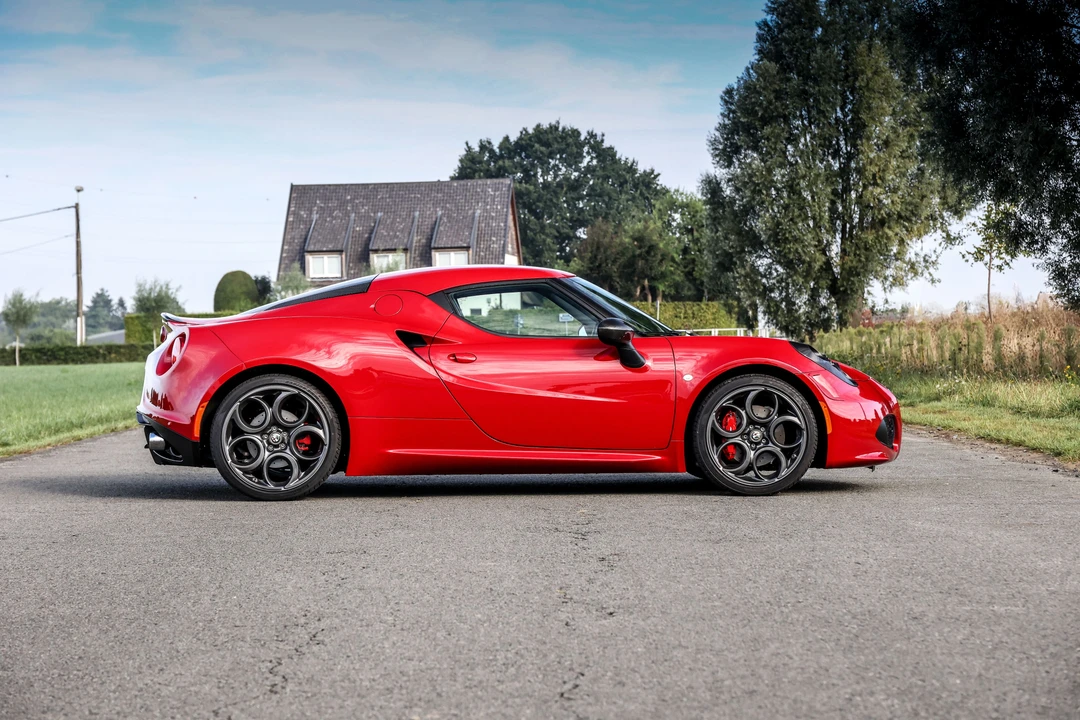 2014 Alfa Romeo 4C Coupe - Image 10 of 31