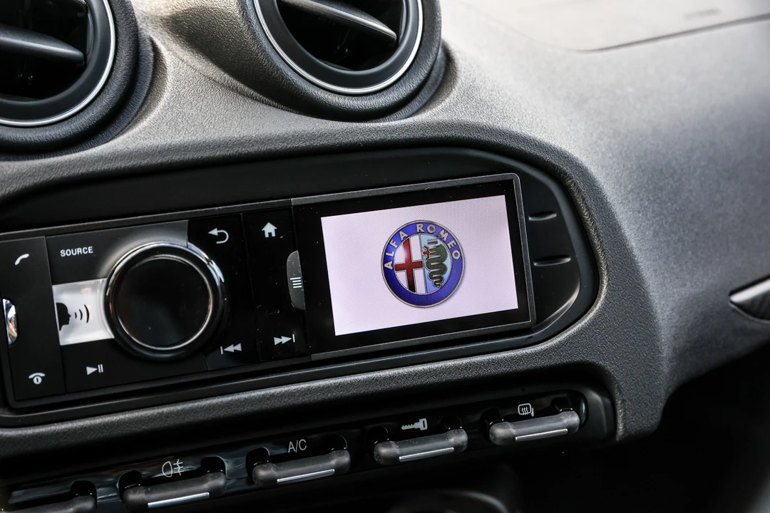 2014 Alfa Romeo 4C Coupe - Image 15 of 31