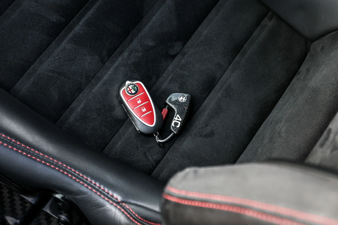 2014 Alfa Romeo 4C Coupe - Image 24 of 31