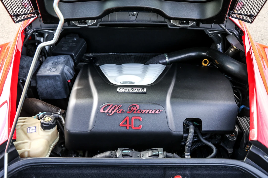 2014 Alfa Romeo 4C Coupe - Image 28 of 31