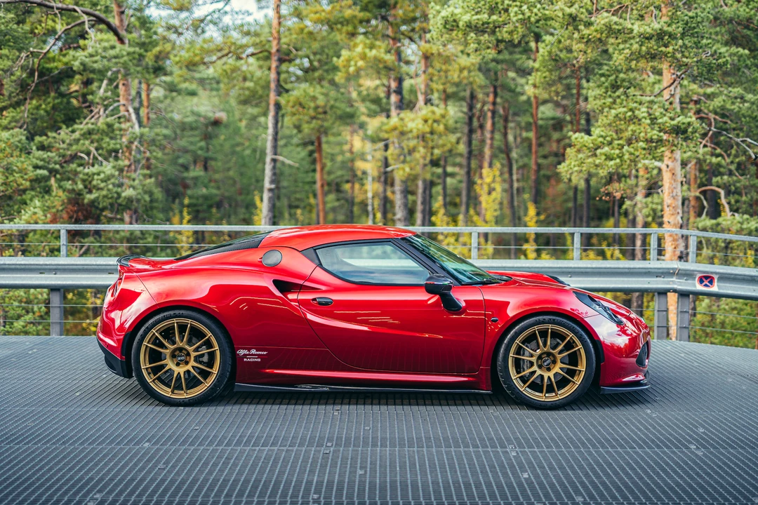2014 Alfa Romeo 4C Coupe - Image 9 of 31