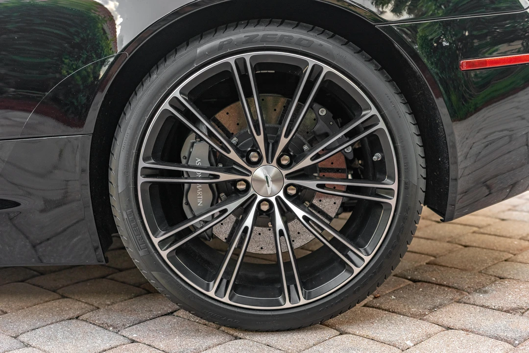 2014 Aston Martin DB9 - Image 18 of 31
