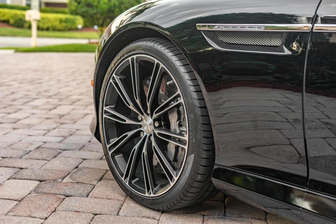 2014 Aston Martin DB9 - Image 13 of 31