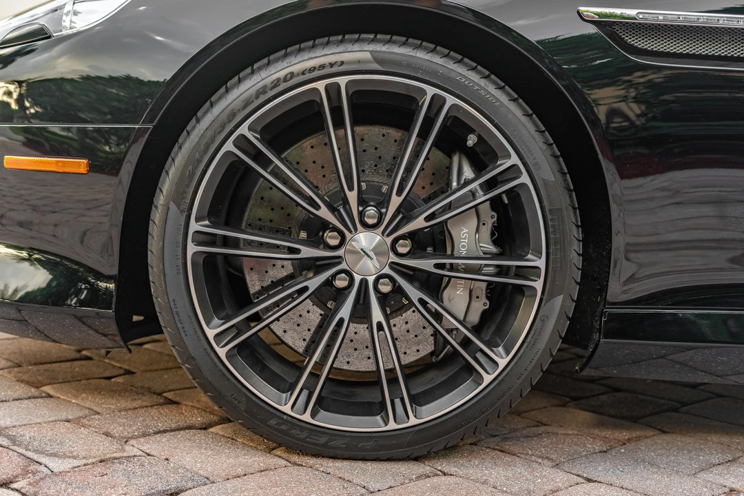 2014 Aston Martin DB9 - Image 17 of 31