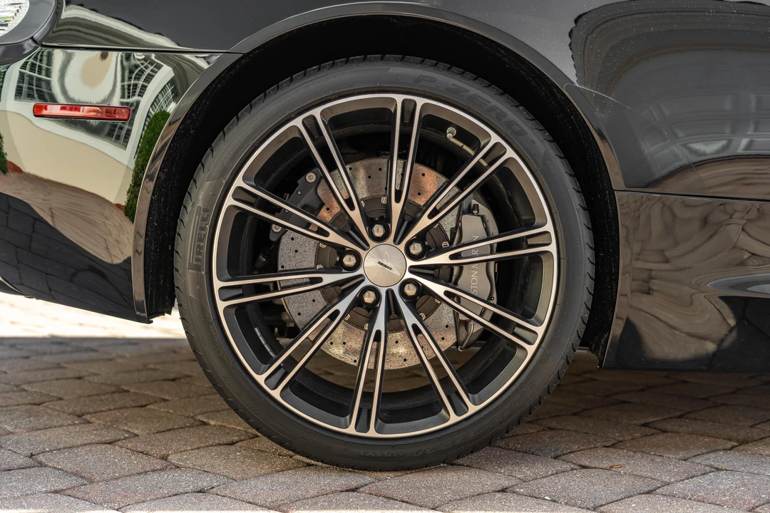 2014 Aston Martin DB9 - Image 19 of 31