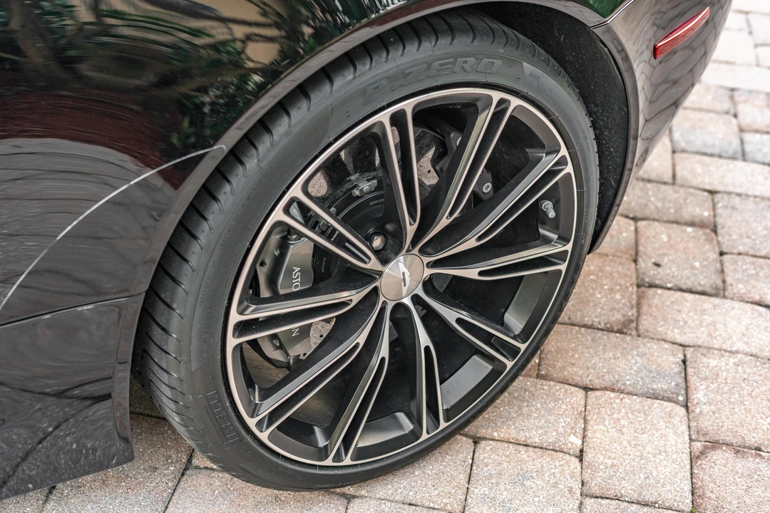 2014 Aston Martin DB9 - Image 14 of 31
