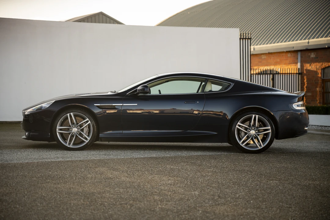 2014 Aston Martin DB9 - Image 14 of 31
