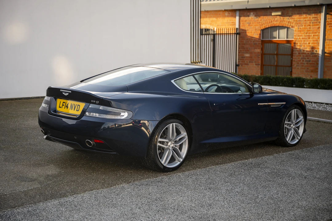 2014 Aston Martin DB9 - Image 17 of 31