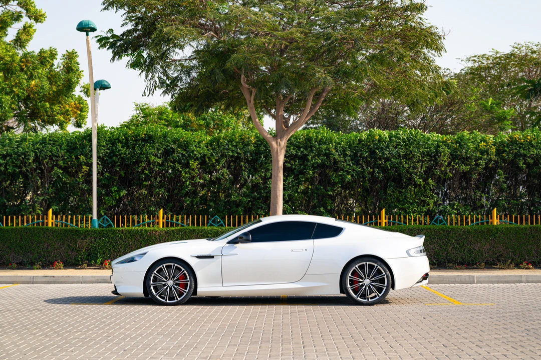 2014 Aston Martin DB9 - Image 7 of 31