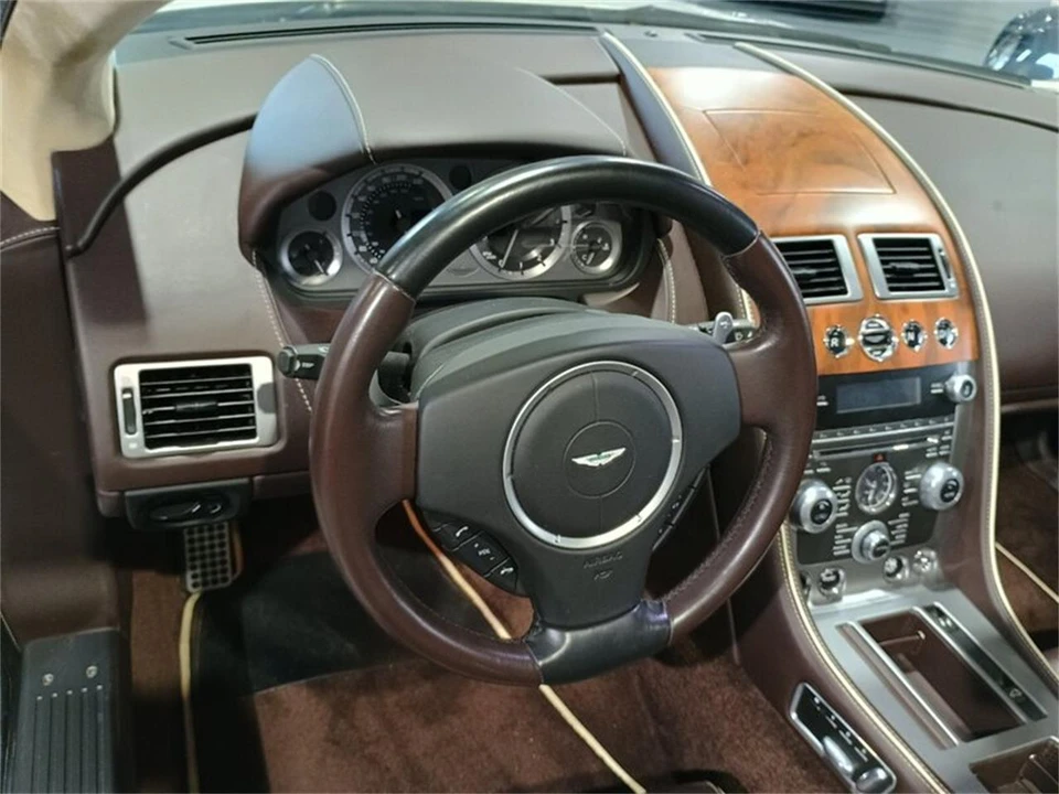 2014 Aston Martin DB9 - Image 24 of 31