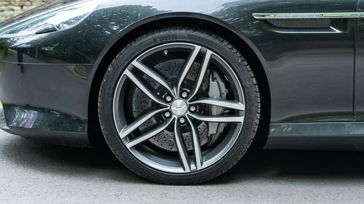 2014 Aston Martin DB9 - Image 14 of 30
