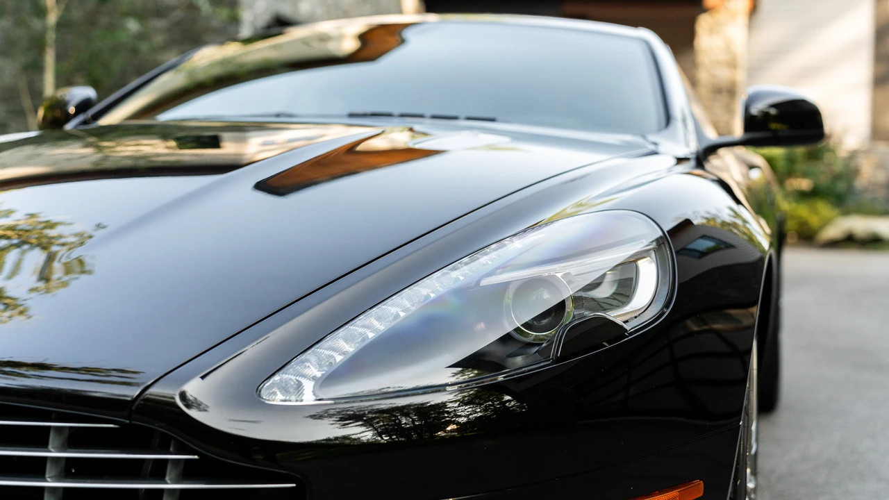 2014 Aston Martin DB9 - Image 19 of 31