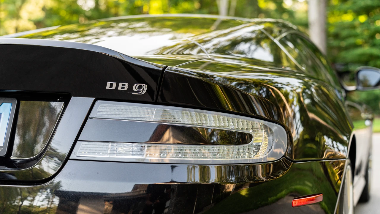 2014 Aston Martin DB9 - Image 25 of 31