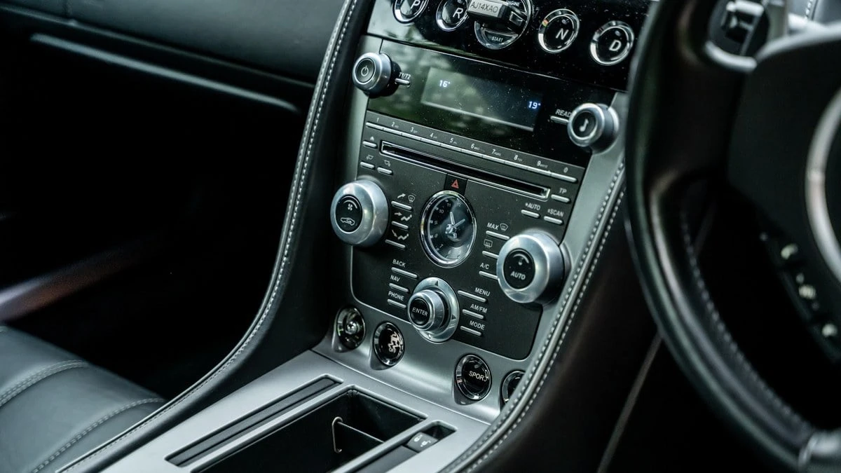 2014 Aston Martin DB9 - Image 29 of 31