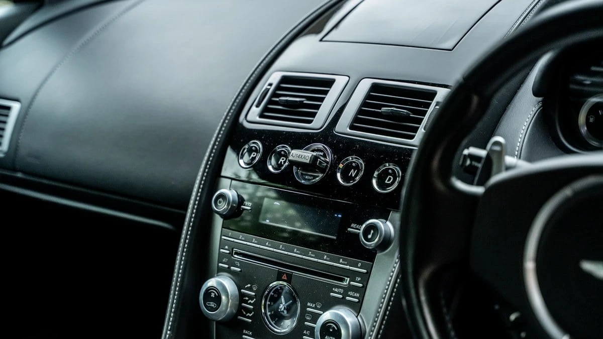 2014 Aston Martin DB9 - Image 30 of 31