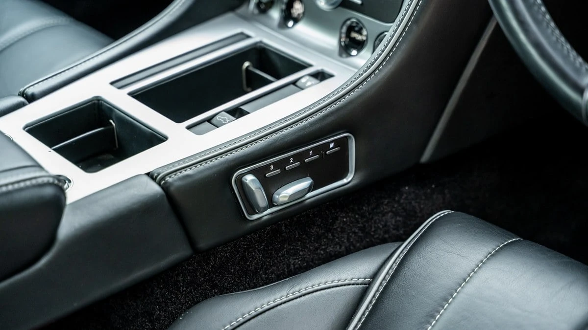 2014 Aston Martin DB9 - Image 28 of 31
