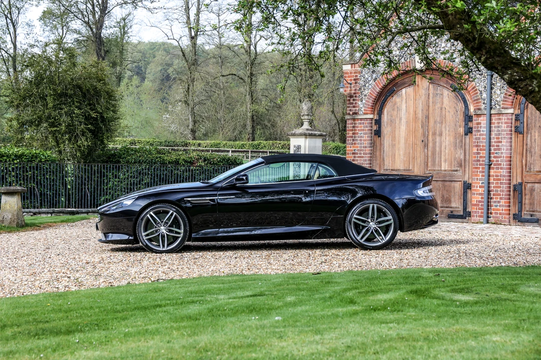 2014 Aston Martin DB9 - Image 15 of 18