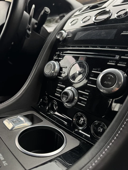 2014 Aston Martin Rapide - Image 21 of 31