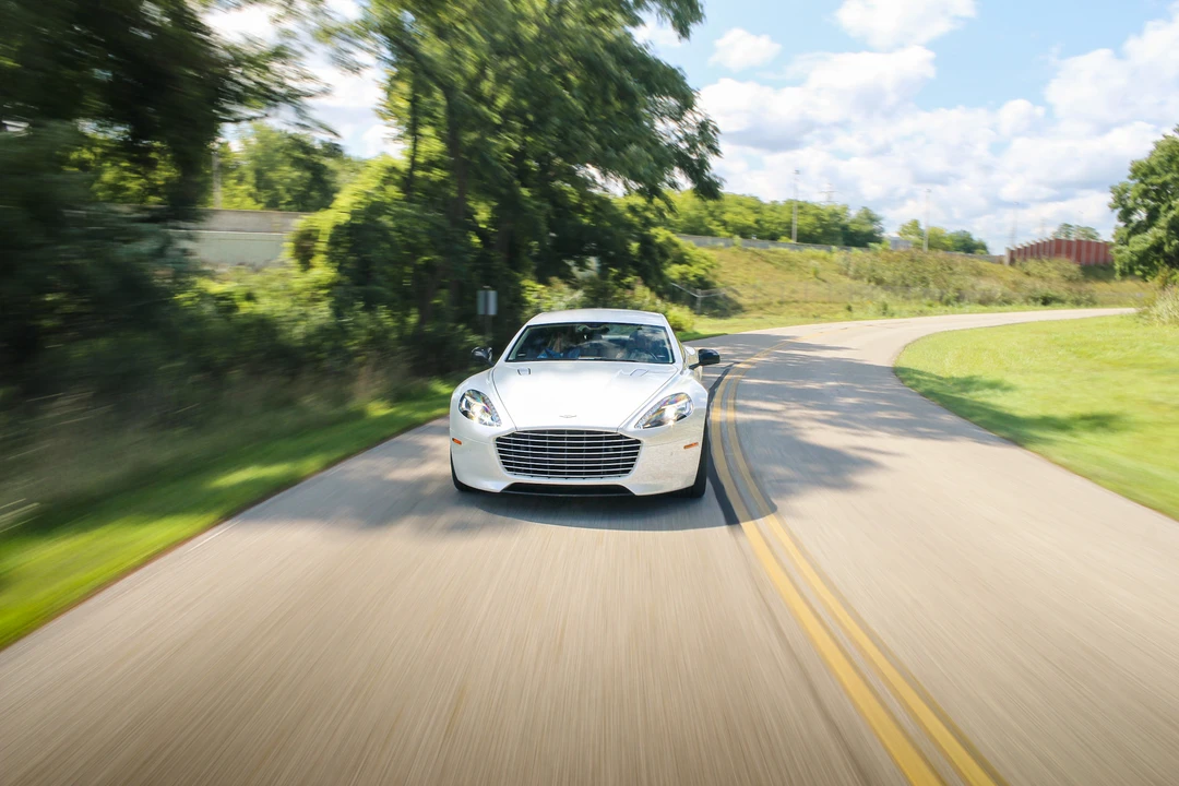 2014 Aston Martin Rapide - Image 2 of 31