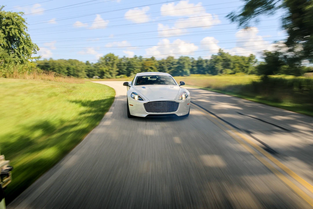 2014 Aston Martin Rapide - Image 16 of 31
