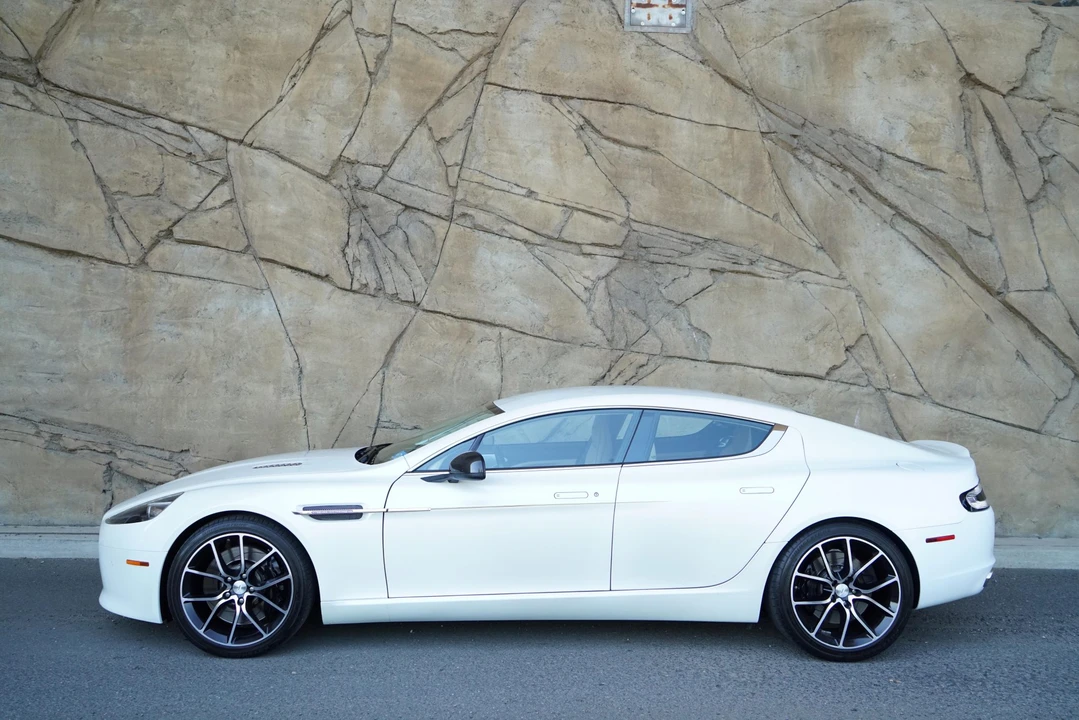 2014 Aston Martin Rapide - Image 12 of 31