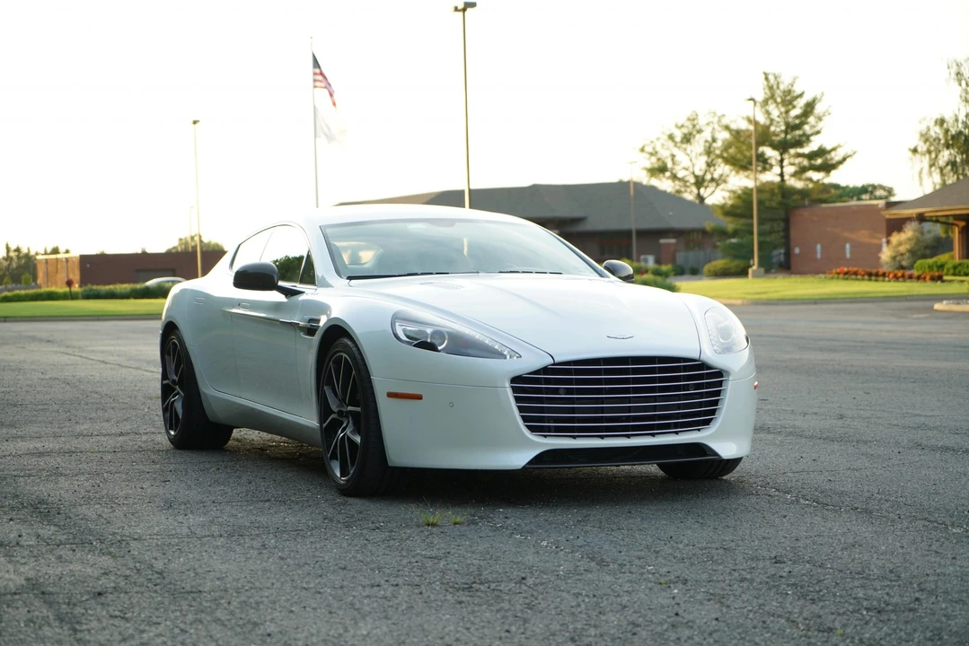 2014 Aston Martin Rapide - Image 4 of 31
